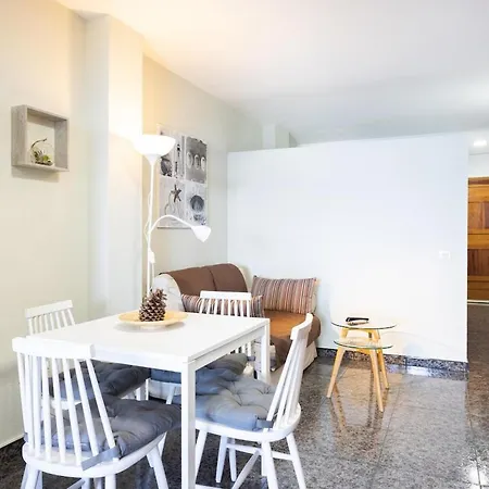Dialez Holidays - Pris Paradise Apartment