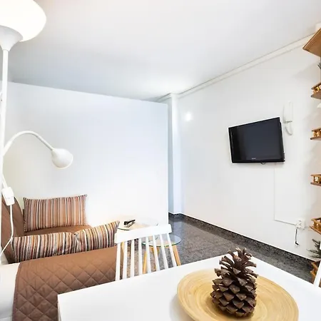 Dialez Holidays - Pris Paradise Apartment *